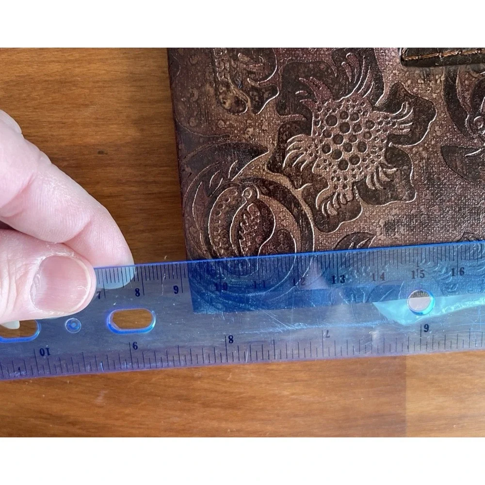 NEW Faux Tooled Brown Leather Picture‎ Frame Holds A 4x6 Rectangle Portrait